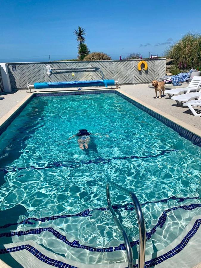 2 Bedroom Cottage Sleeps 4, With Pool Use, Sennen Exterior photo
